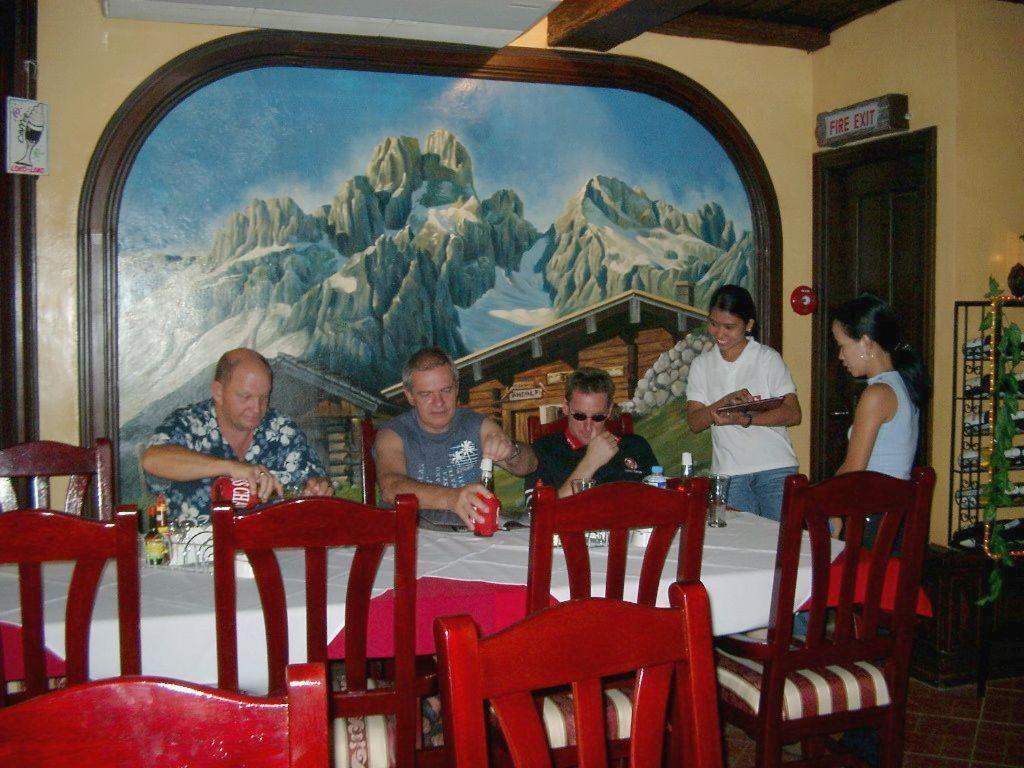 Swiss Chalet Angeles Luaran gambar
